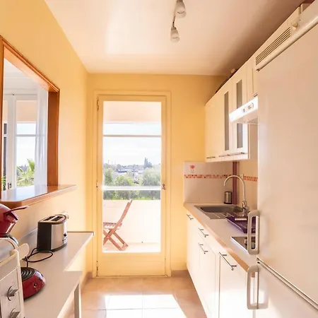Apartment Flat With Loggia At 10min From The *
