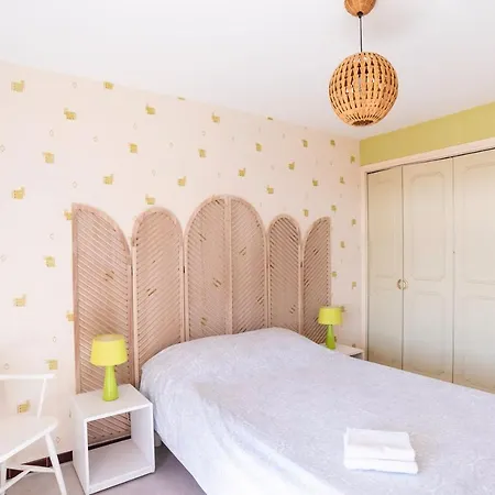 Flat With Loggia At 10min From The * Hyeres