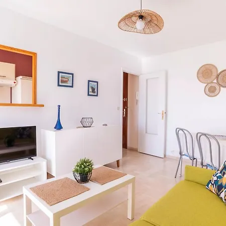 Flat With Loggia At 10min From The Йер
